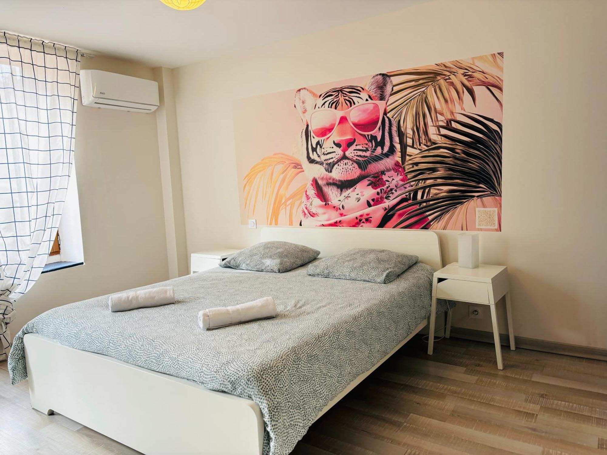 Spacieux, Climatise, Quartier Calme, Proche Chateau, Le Cocon De Joy Apartment